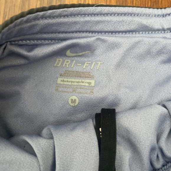 Nike Womens Medium M Gray Active Running Shorts Dri-Fit Back Pocket Inner Lining - Picture 3 of 3